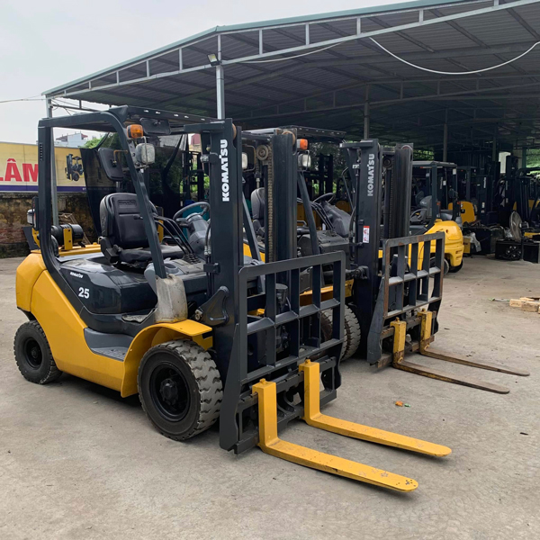 xe-nang-cu-komatsu-fe