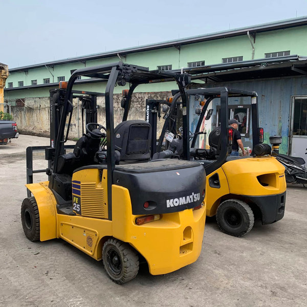 xe-nang-dien-komatsu-cu